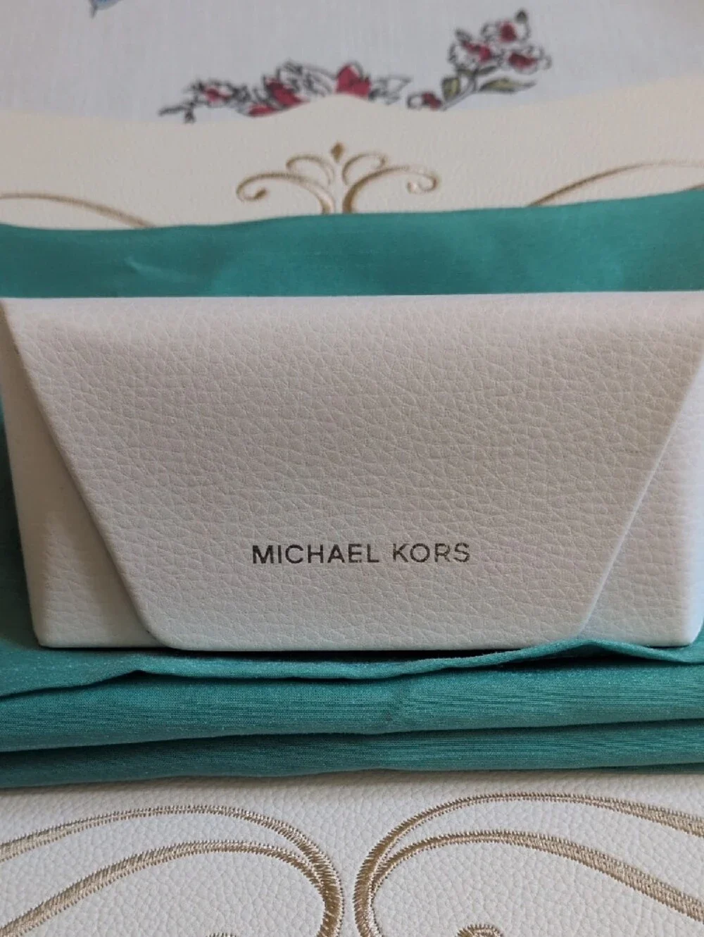 Michael Kors Pale Beige Pebbled  Leatherlike  Eyeglass Case, Like New